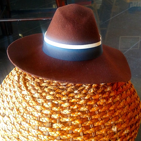 Forever 21 hat - Picture 3 of 3